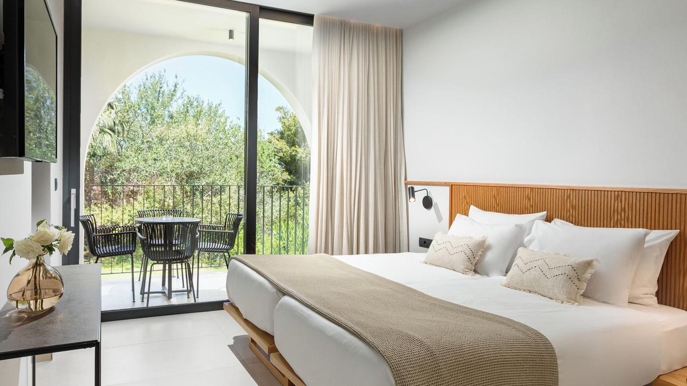 Caravia Beach Hotel & Bungalows