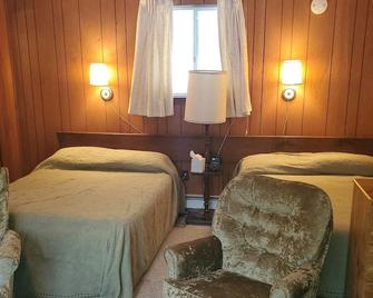 Week\/Weekend Cabin Getaway #1 - Luther - Bedroom