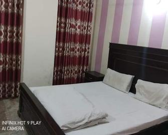 Hotel De Grand - Rawalpindi - Bedroom