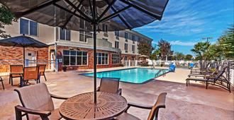 Holiday Inn Express & Suites Eagle Pass - Eagle Pass - Piscina