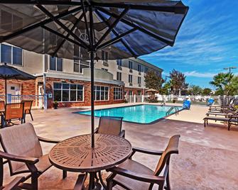Holiday Inn Express & Suites Eagle Pass - Eagle Pass - Alberca