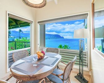 Stunning waterfront condo with WiFi, shared pool/hot tub, & amazing ocean views - Princeville - Balcón