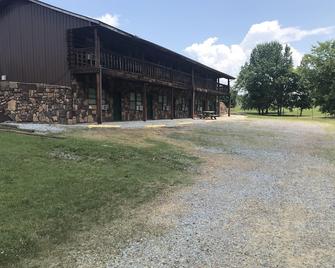 Families, Boaters, and Fishermen Welcome - Hardin - Edificio