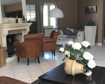Bed and breakfast with breakfasts - La Couronne - Salon