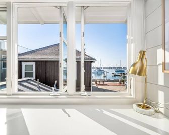 Balboa Island Luxury Penthouse Suite With Bay Views - Newport Beach - Balcony