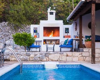 Villa Solar - Ethno Art Village Podcempres, house with swimming pool in Croatia - Ploce - Piscina