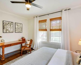 Walk to Dtwn: 'Tyler Tudor' w/ Backyard - Tyler