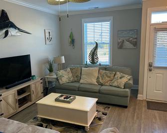 Family Beach Vacation - Atlantic Beach - Salon