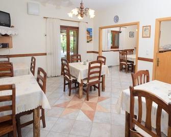 Evrostini Guest House - Derveni - Restaurante