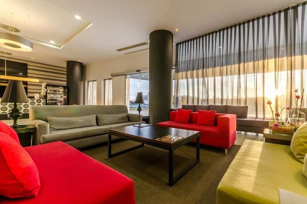 هوتل واي أي تي فيا سيفيلا مايرينا