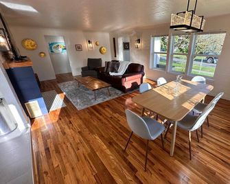 The Alfred, Downtown Chehalis - Chehalis - Essbereich