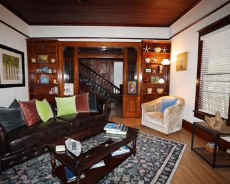 The Boutique Lagoon House - Fort Pierce - Living room