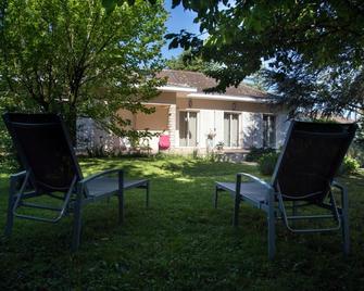 Au Clos Beausejour - Chanas - Patio