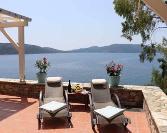 Alonissos/Alonnisos - Idyllic Villa with private beach & jacuzzi, amazing views - Αλόννησος - Μπαλκόνι