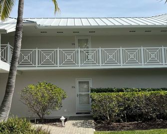 Condo in Angelfish Cay in Ocean Reef Club - Key Largo - Building