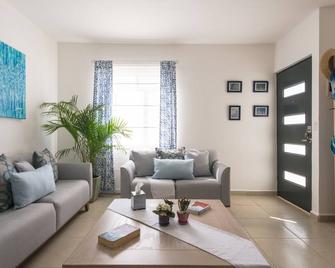 Premium Homes Puerto Morelos Beautiful, charming. - Puerto Morelos - Wohnzimmer