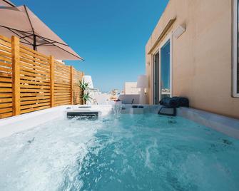 Giorgio Boutique Hotel - Sliema - Pool