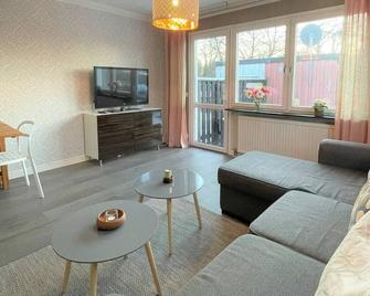 Entire modern home in Stockholm Kista - suitable for four persons - Järfälla - Wohnzimmer