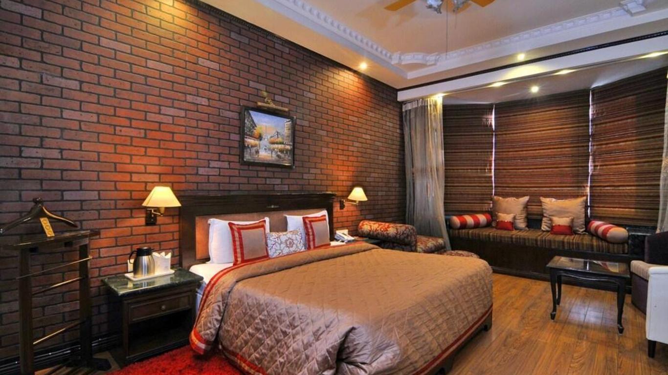 Hotel Diplomat Residency
