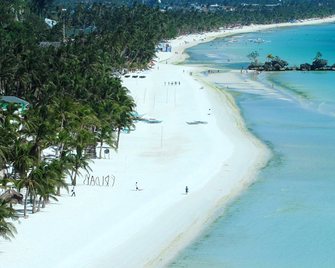 Wald's Place - Boracay - Beach