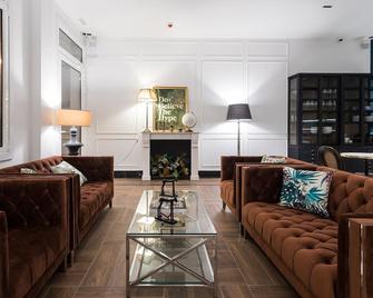 Villa Eugenia Boutique Hotel - San Sebastian - Living room
