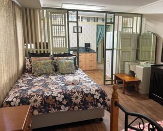 XYL guests house - Caloundra - Soverom