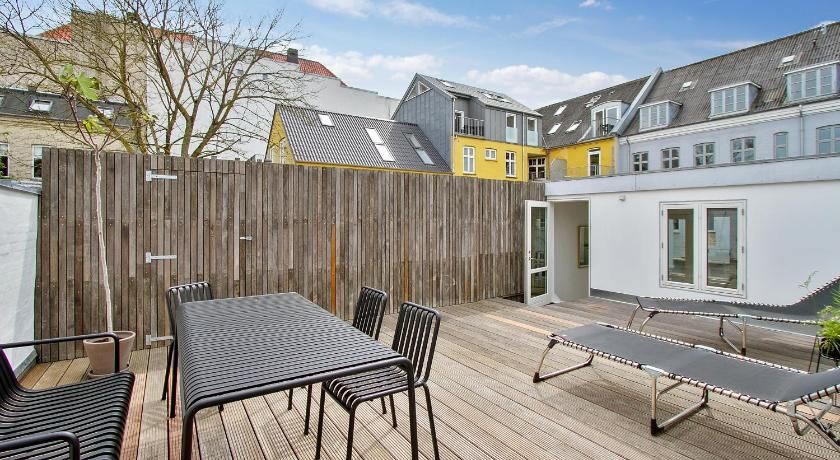 Central 3-bedroom apartment with huge terrace, including queen size beds – Aalborg