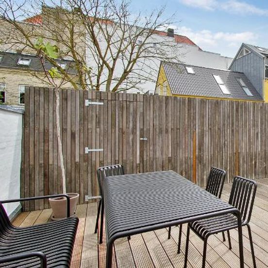 Central 3-bedroom apartment with huge terrace, including queen size beds – Aalborg