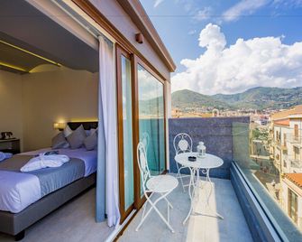 Ossuna Bay Hotel Boutique - Cefalù - Balkón