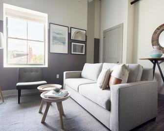 Kasa Altmayer Savannah - Savannah - Living room