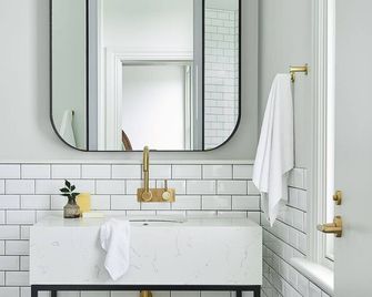 Portarlington Grand Hotel - Portarlington - Bathroom