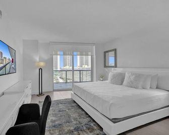 Lower Penthouse 3bd 3ba - Beach Pool Gym - Халландейл Біч