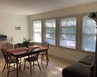 Blue HIll Apartment in the Woods - Blue Hill - Comedor