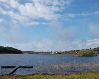 Traditional Stone cottage in peaceful country setting. - Ballinamore - Außenansicht