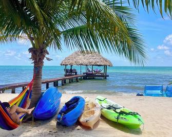 Fabulous Oceanfront Villa In Maya Beach W/ Overwater Dock + Kayaks, Sups & More! - Maya Beach - Beach