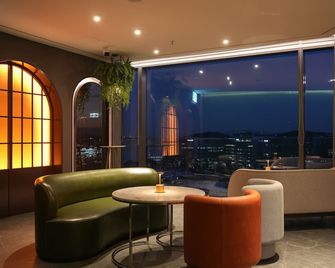 كورت يارد باي ماريوت سيول بوتانيك بارك - سيول - ردهة