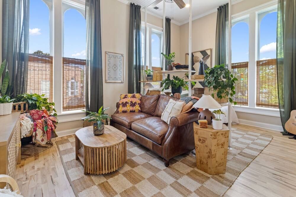 Fully restored historic apartment in Downtown Elizabeth City - Elizabeth City - Wohnzimmer