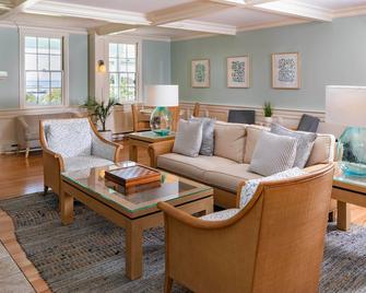 Island House Hotel - Mackinac Island - Вітальня