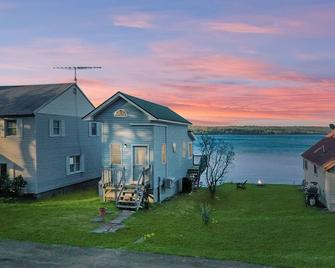 Lakeside Living (Waterfront on Sebec Lake!) - Dover Foxcroft - Edificio