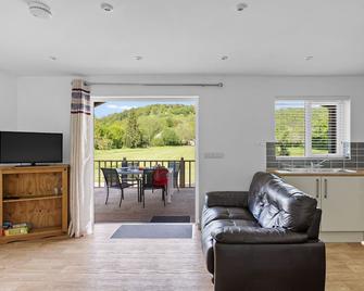 Woodpecker Lodge, Redlake Farm - Somerton - Living room