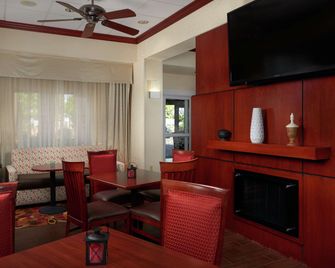 هامبتون إن آند سويتس روزويل - روزويل - مطعم