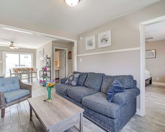 Walkable Brigantine Condo, 4 Mi to Atlantic City! - Brigantine - Salon