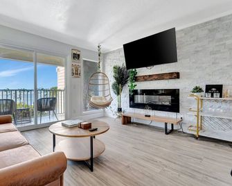 The Palm Exclusive Tropical Luxury on the Water - Tampa
