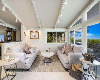 Sea Turtle Ranch home - Haleiwa - Salon
