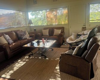 Family & Friends Holiday House - Snowmass Village - Living room