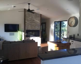 Vineyard View Guest House - Calistoga - Sala de estar
