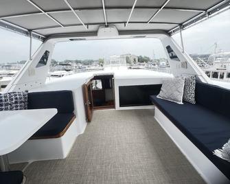 Downtown Mystic River Yacht with Sweeping Views - Groton - Balcony
