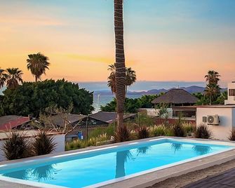 Inhouse Glamping Hotel La Paz - La Paz - Pool