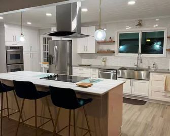 Spacious 4-bedroom house - 316 and Shopping - Dacula - Cocina