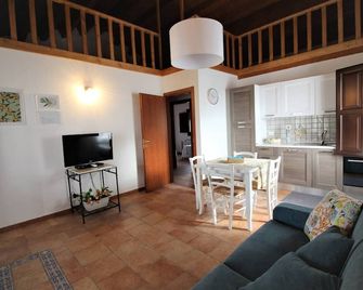 Appartamento in Agriturismo Vicino Cefalù - Collesano - Sala de estar